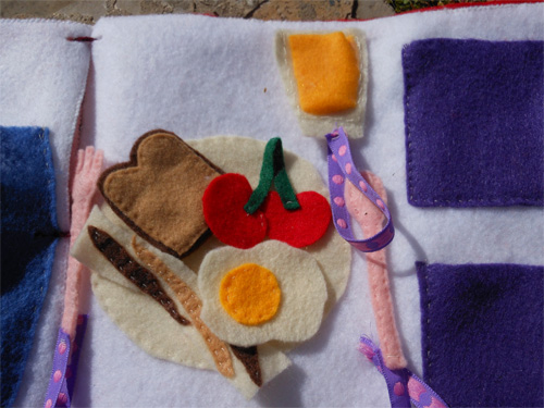 DIY Felt Quiet Books for Children